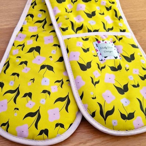 Double oven gloves with First Flowers pattern in Sunshine Yellow