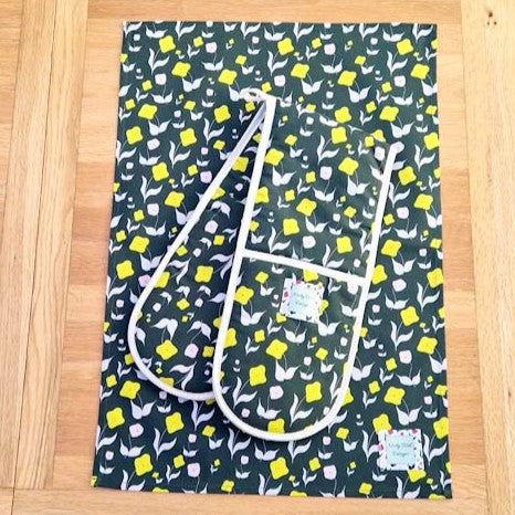 Double Oven Gloves – First Flowers (Forest Green)