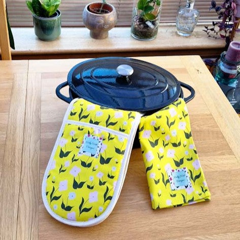 Double Oven Gloves – First Flowers (Sunshine Yellow)