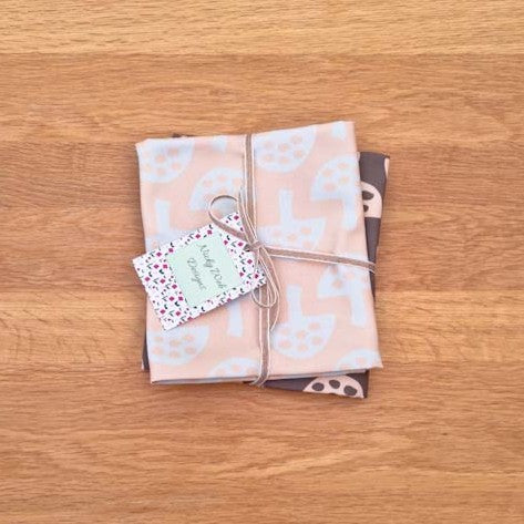 Organic Cotton Tea Towel – Glen Tanar Mushrooms (Pale Acorn)