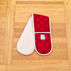 Double oven gloves with Glen Tanar Mushroom pattern in Very Berry