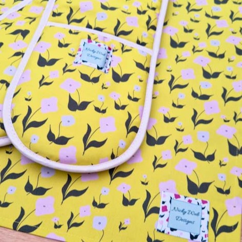 Double oven gloves with First Flowers pattern in Sunshine Yellow