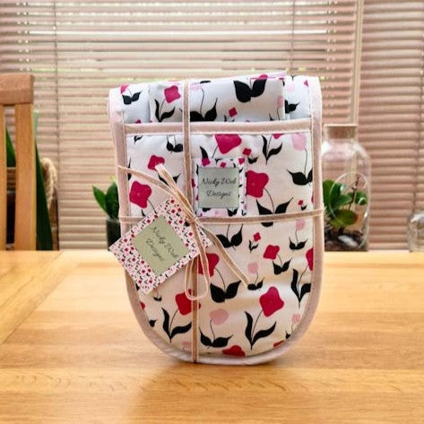 Double Oven Gloves – First Flowers (Tea Green)