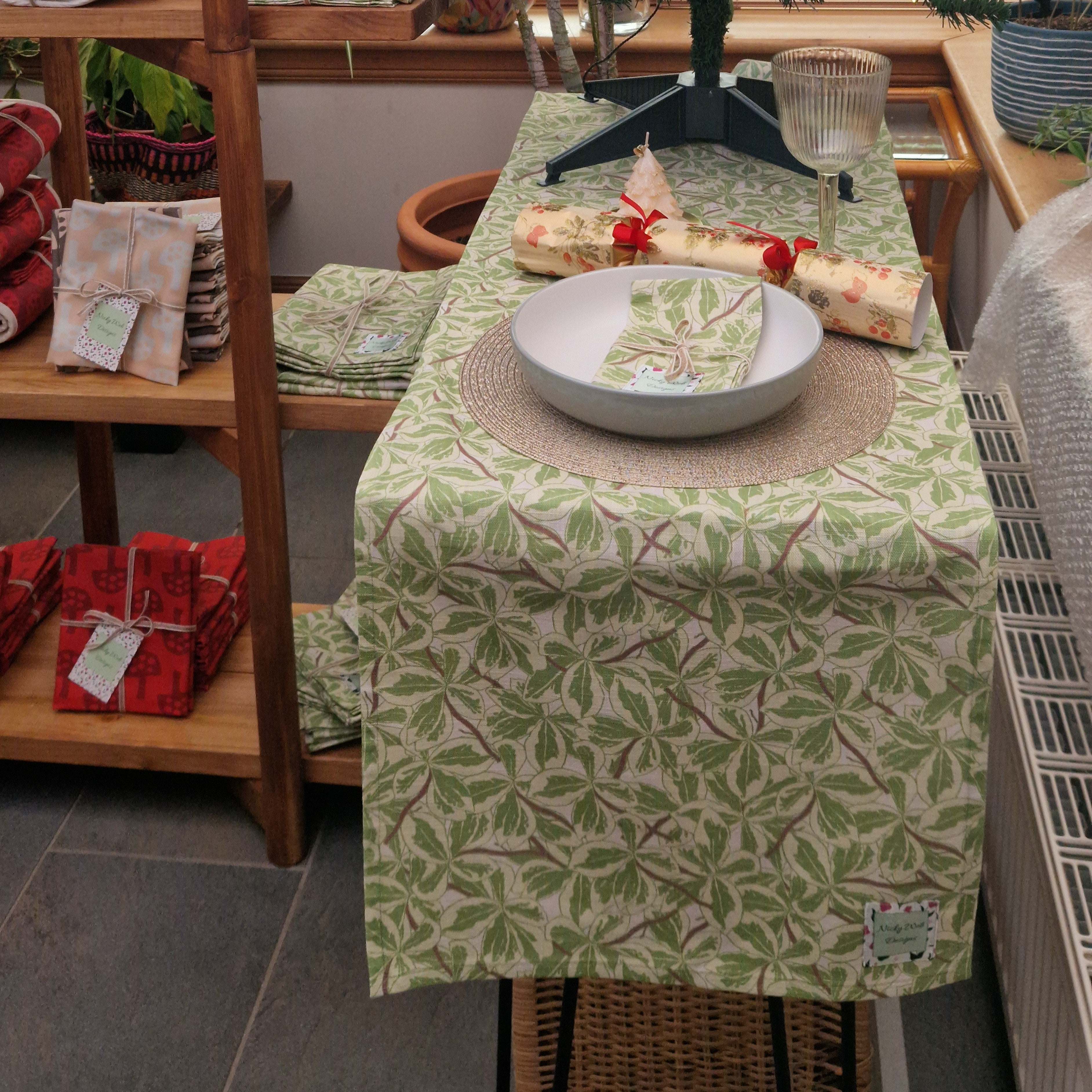 Table Runner – Variegated Boxwood