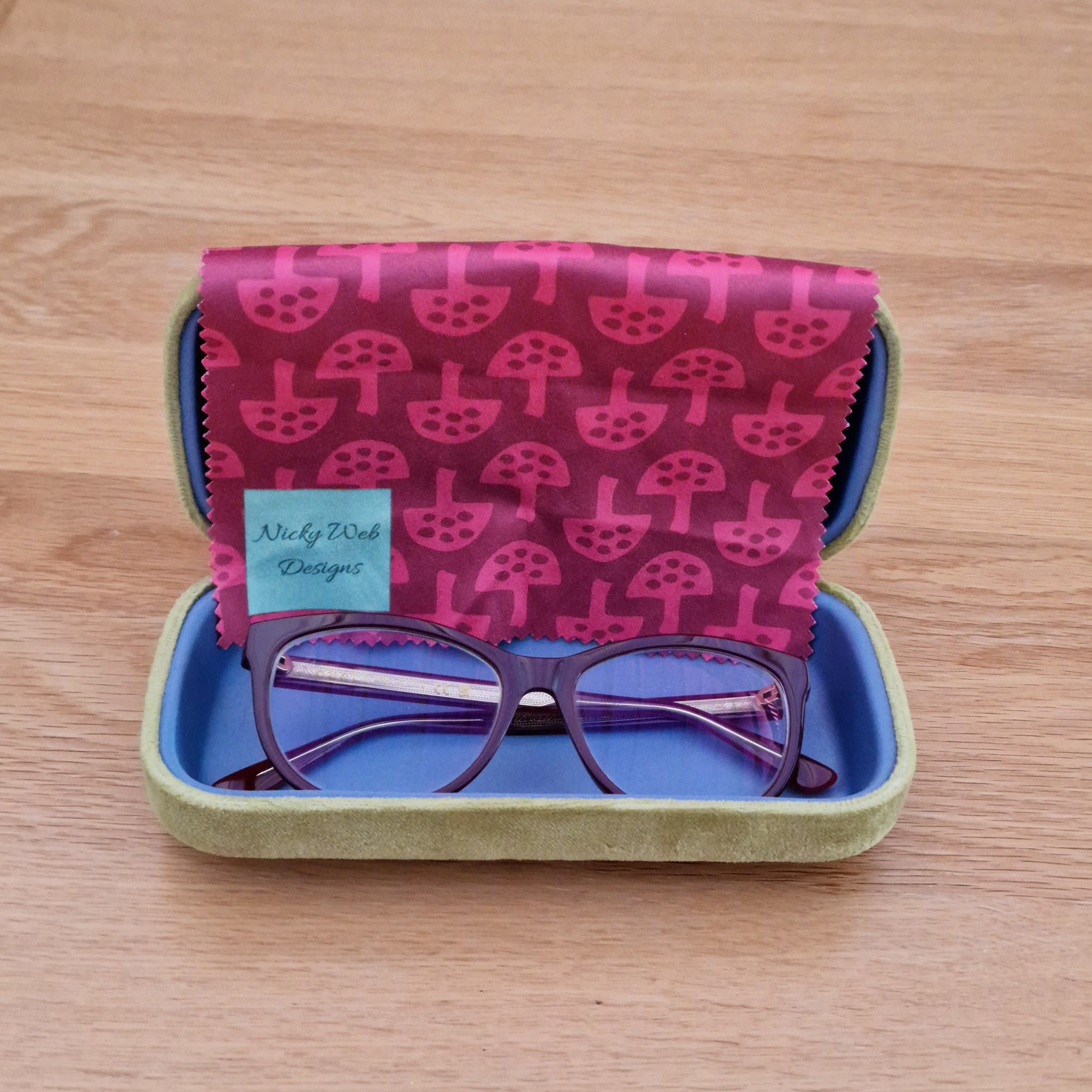 Glasses Cleaning Cloth – Glen Tanar Mushrooms