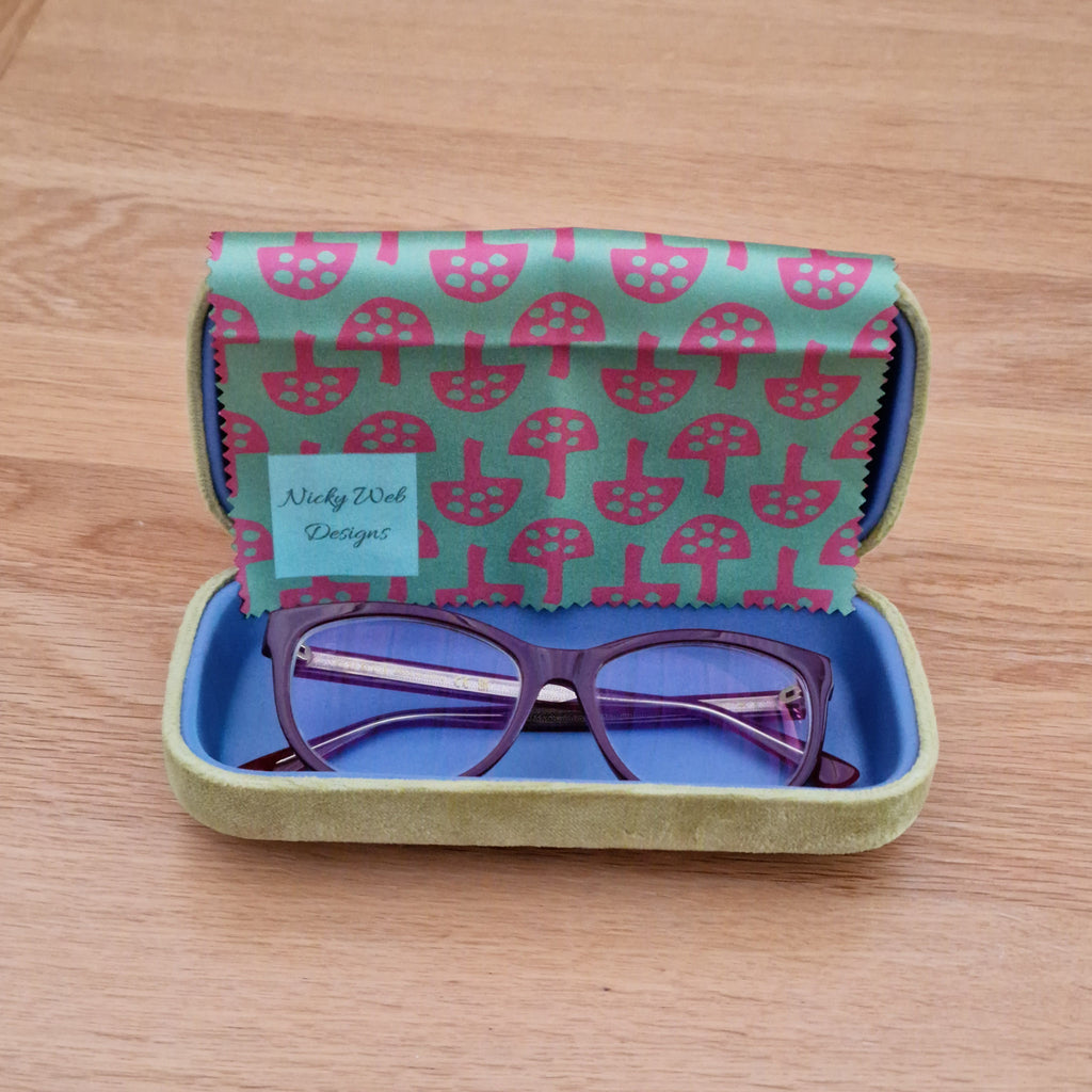 Glasses Cleaning Cloth – Glen Tanar Mushrooms