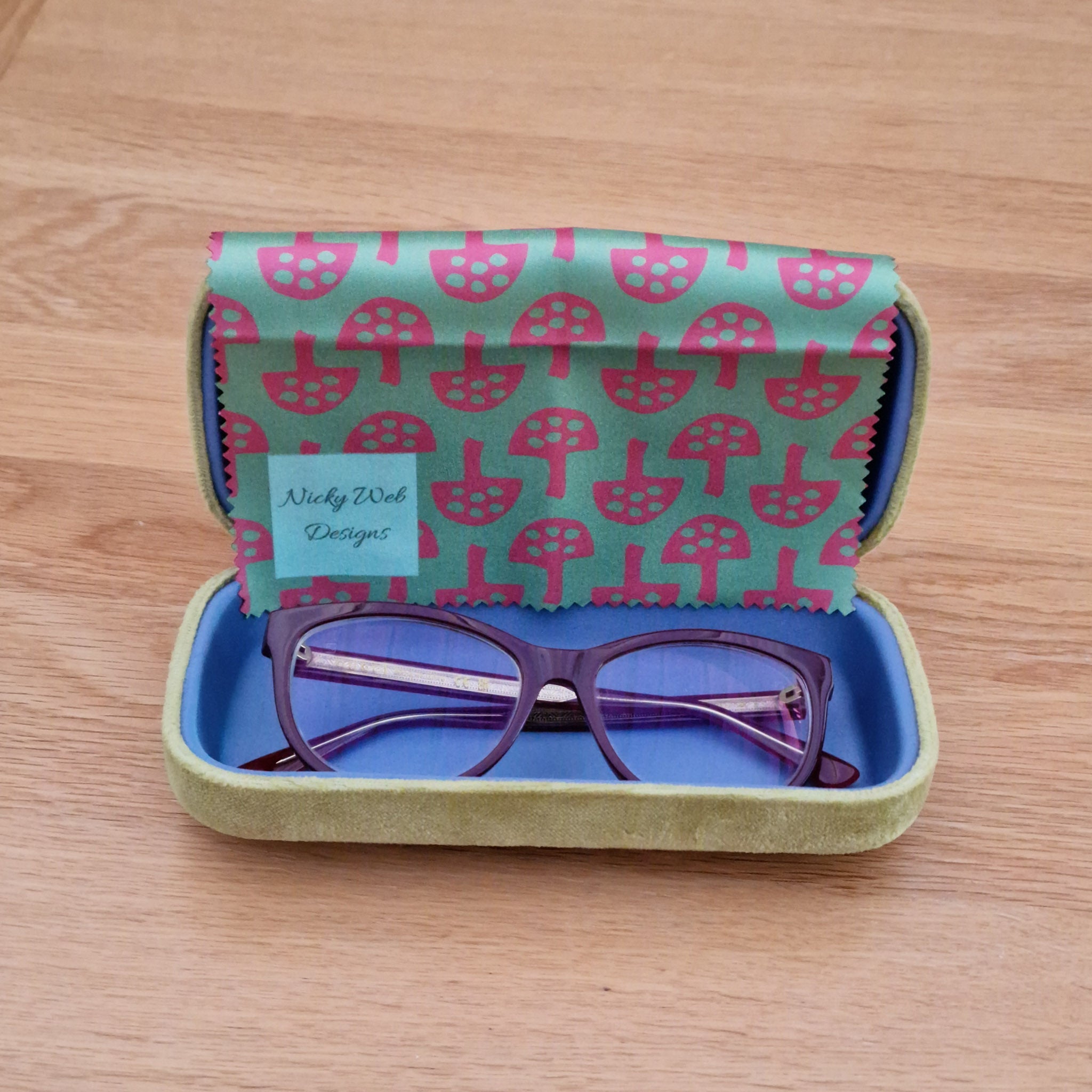 Glasses Cleaning Cloth – Glen Tanar Mushrooms