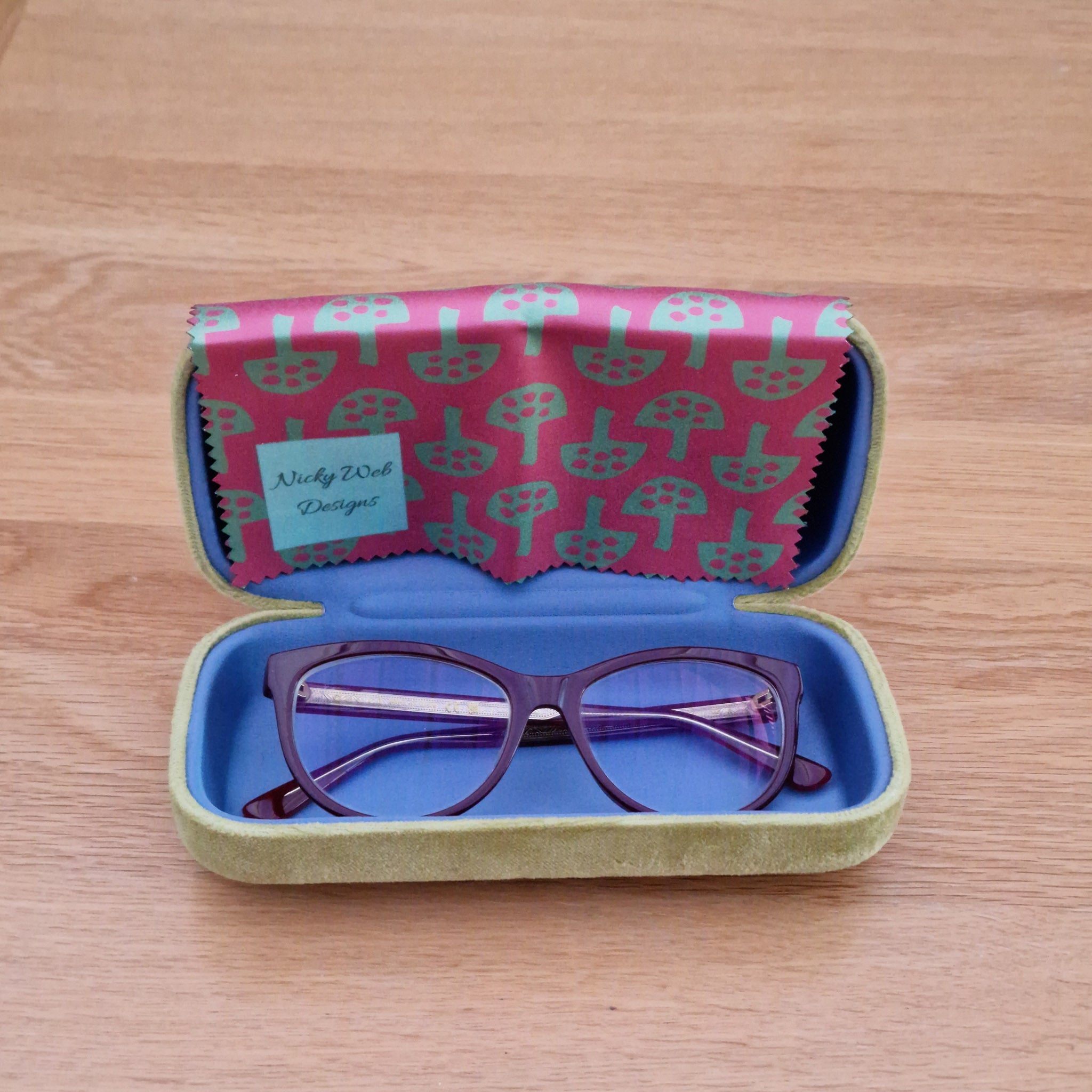 Glasses Cleaning Cloth – Glen Tanar Mushrooms