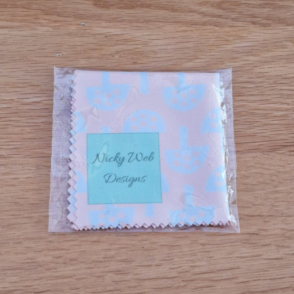 Glasses Cleaning Cloth – Glen Tanar Mushrooms