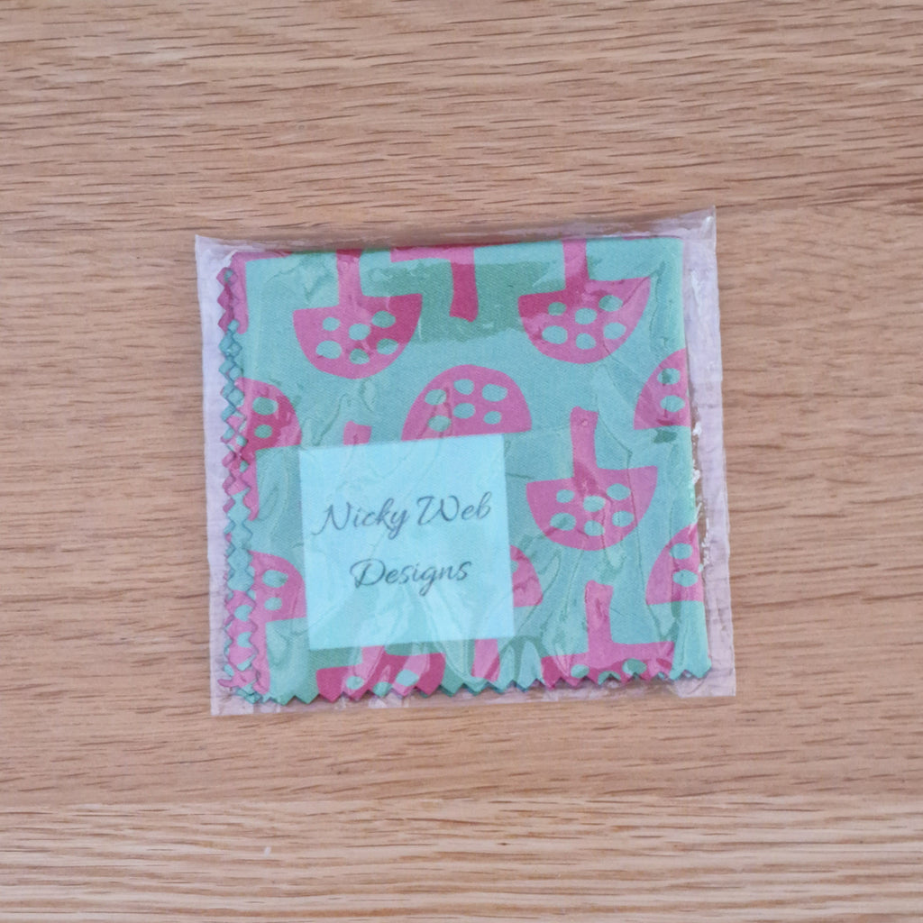 Glasses Cleaning Cloth – Glen Tanar Mushrooms