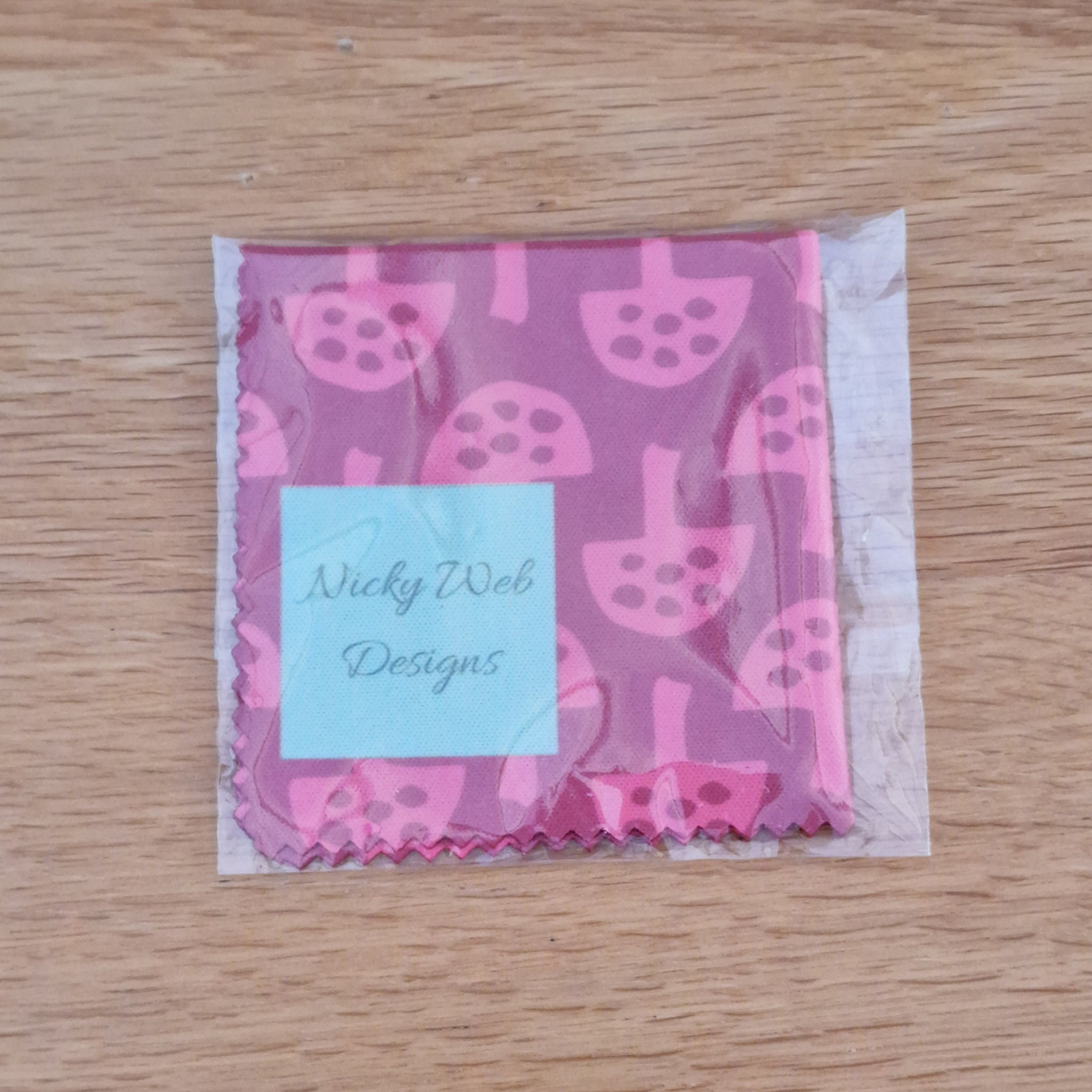 Glasses Cleaning Cloth – Glen Tanar Mushrooms